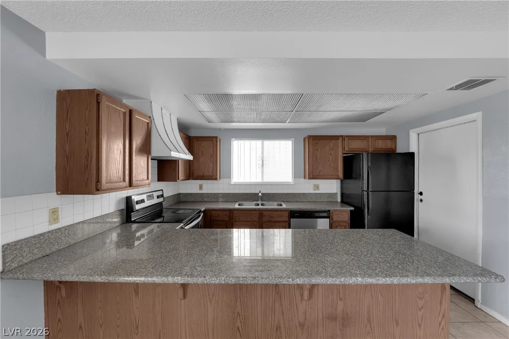 4444 Desert Inn, Las Vegas, NV 89102