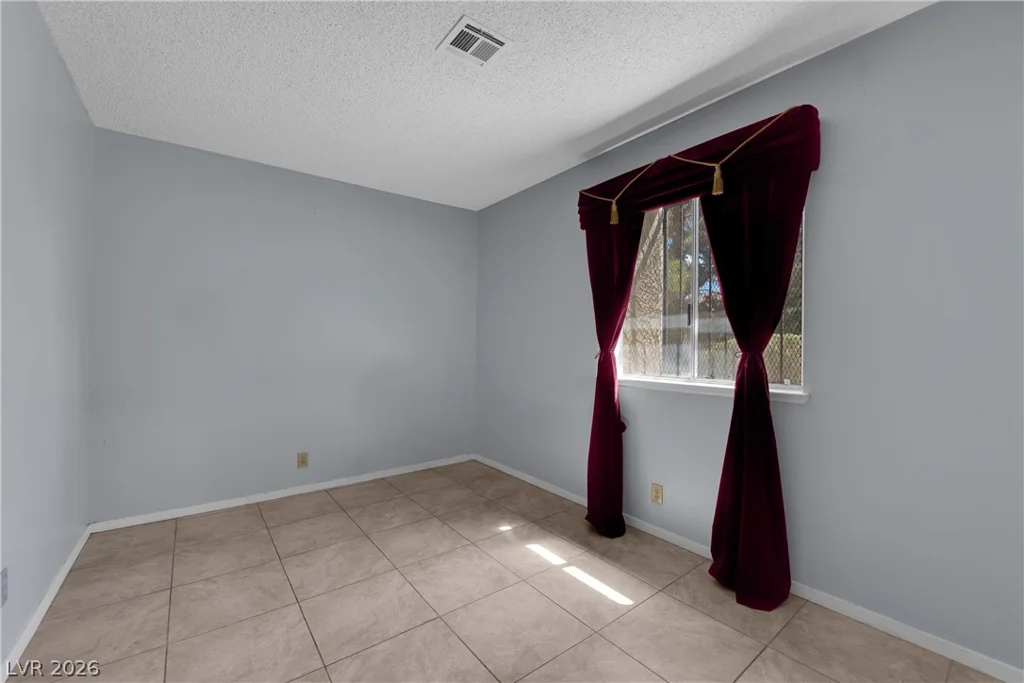 4444 Desert Inn, Las Vegas, NV 89102