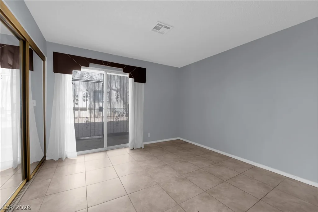 4444 Desert Inn, Las Vegas, NV 89102