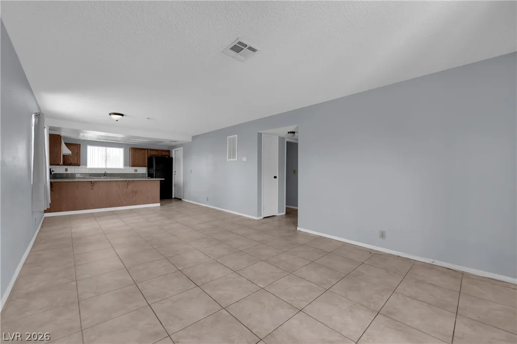 4444 Desert Inn, Las Vegas, NV 89102