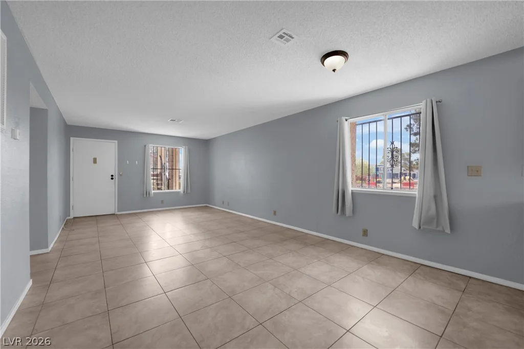 4444 Desert Inn, Las Vegas, NV 89102