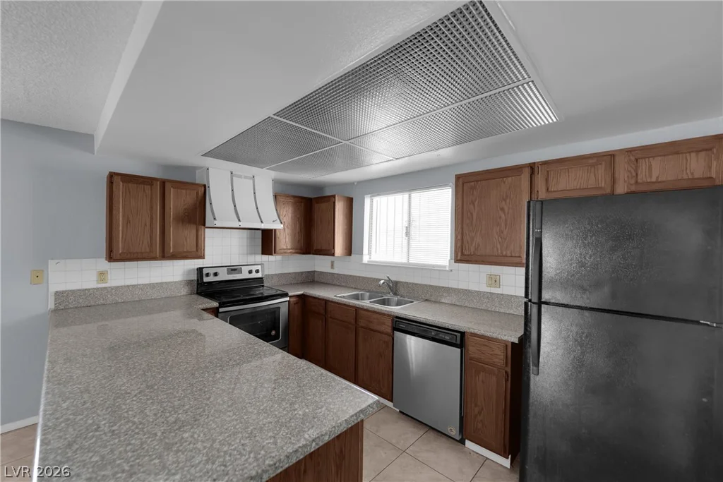 4444 Desert Inn, Las Vegas, NV 89102