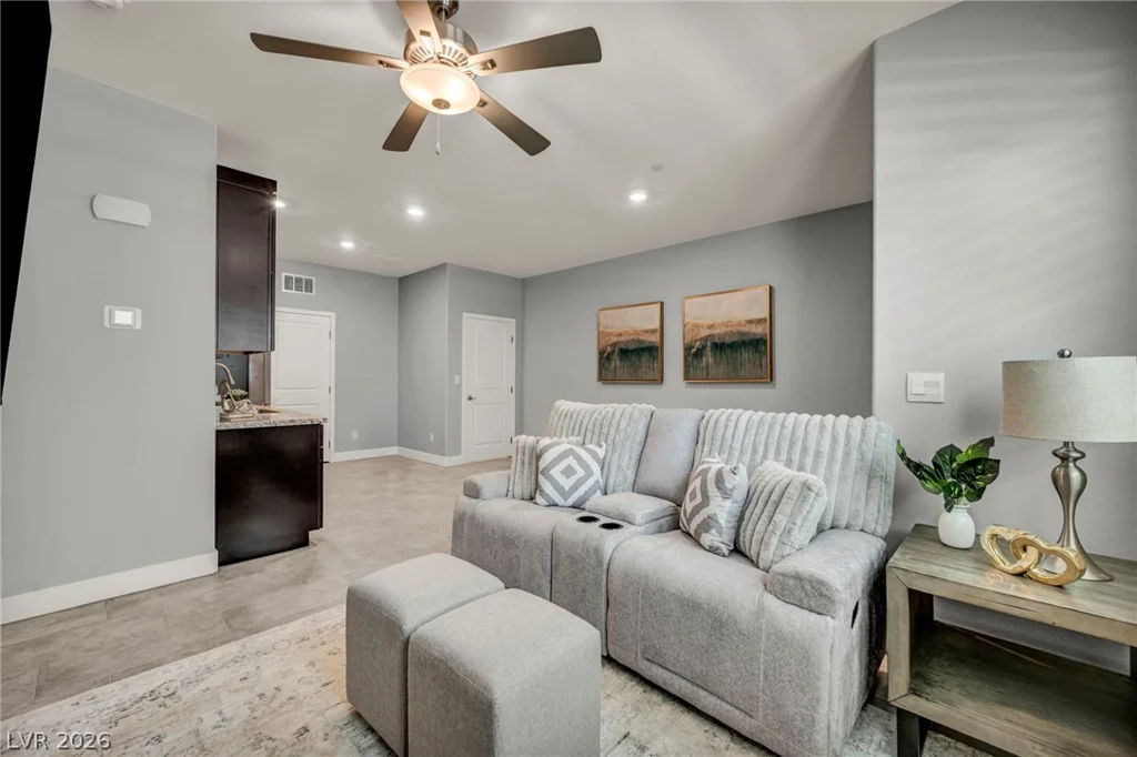 1137 Green Lovebird, Henderson, NV 89011