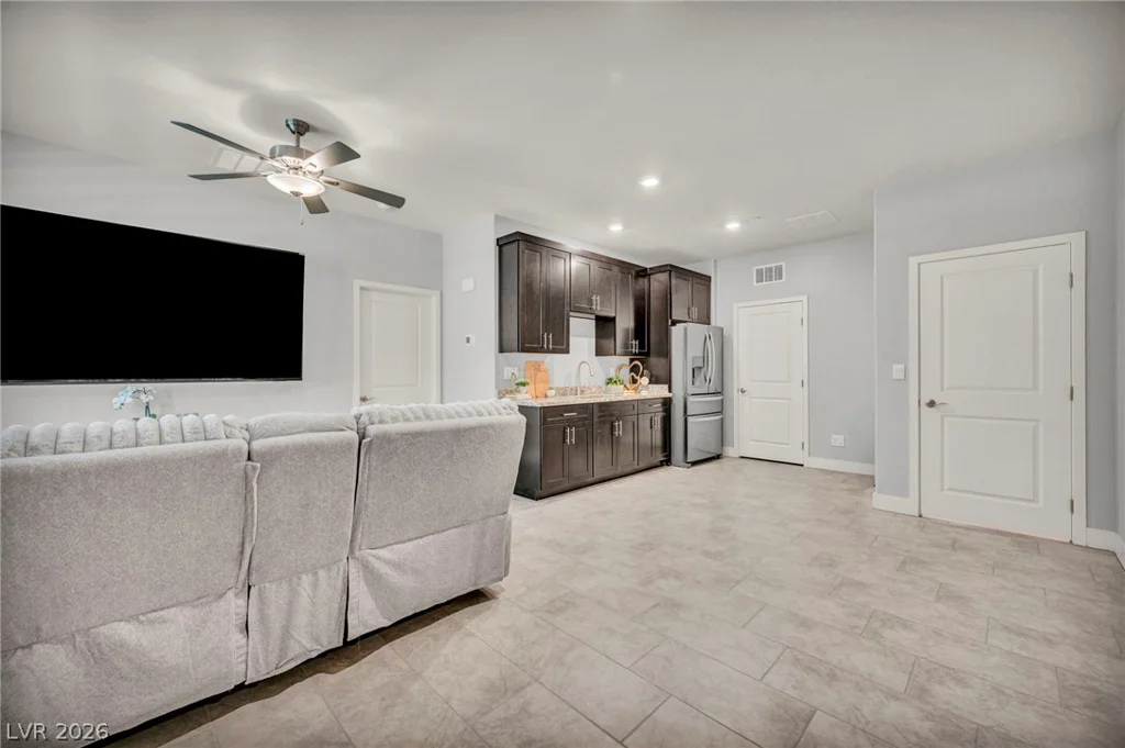 1137 Green Lovebird, Henderson, NV 89011
