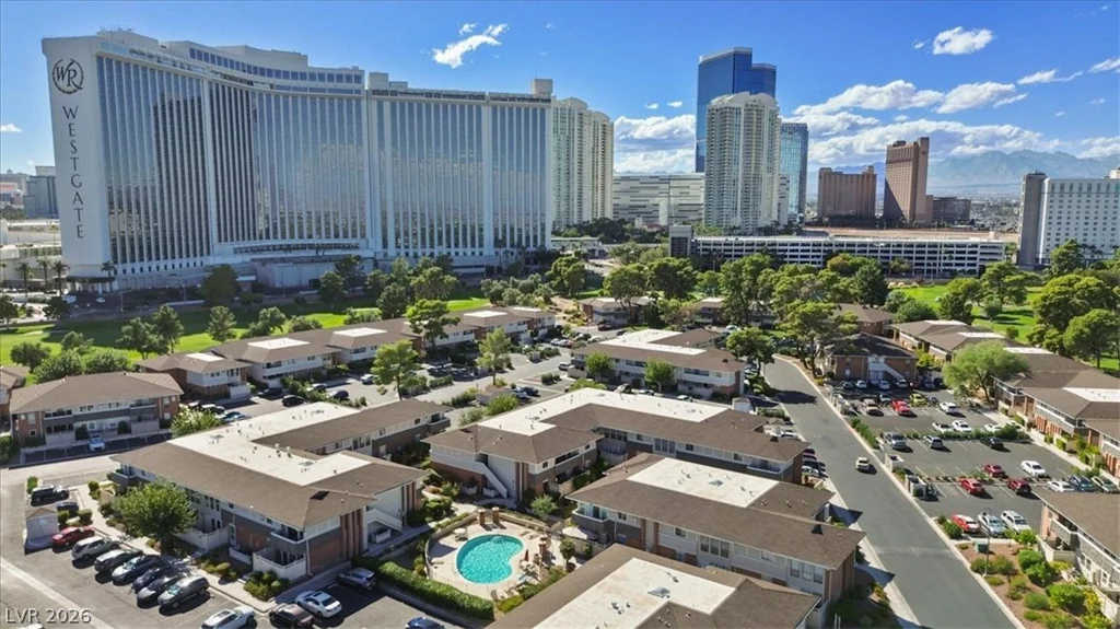 669 Oakmont, Las Vegas, NV 89109