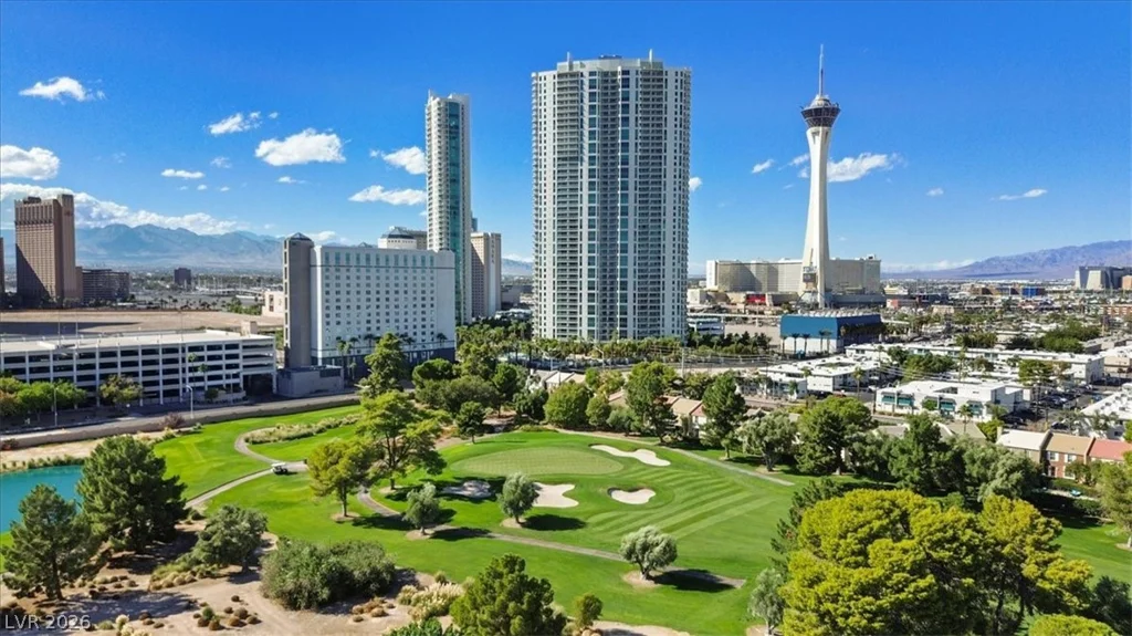 669 Oakmont, Las Vegas, NV 89109