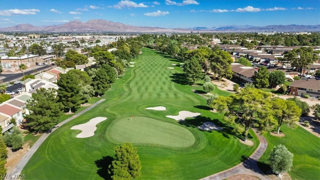 669 Oakmont, Las Vegas, NV 89109