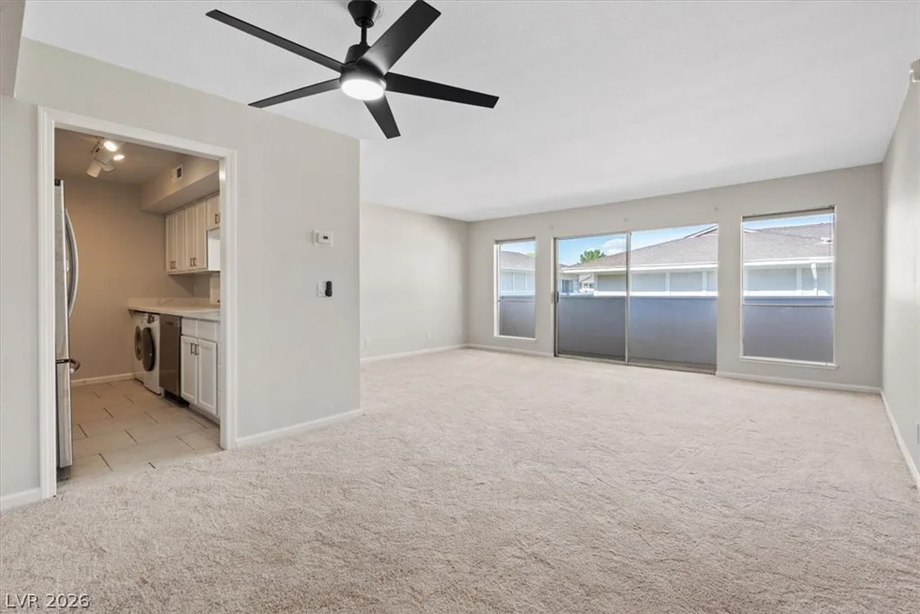 669 Oakmont, Las Vegas, NV 89109