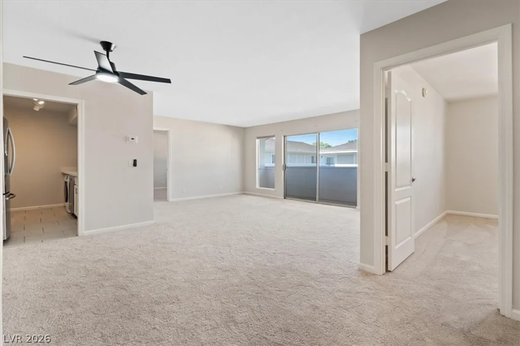 669 Oakmont, Las Vegas, NV 89109