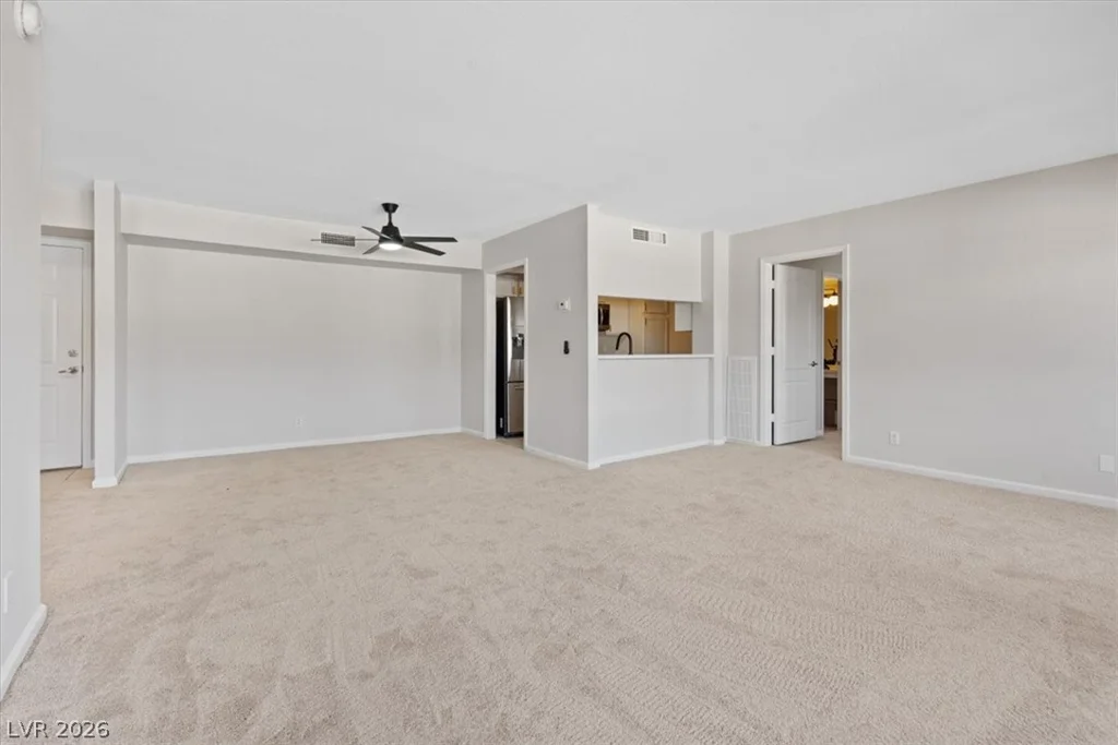 669 Oakmont, Las Vegas, NV 89109