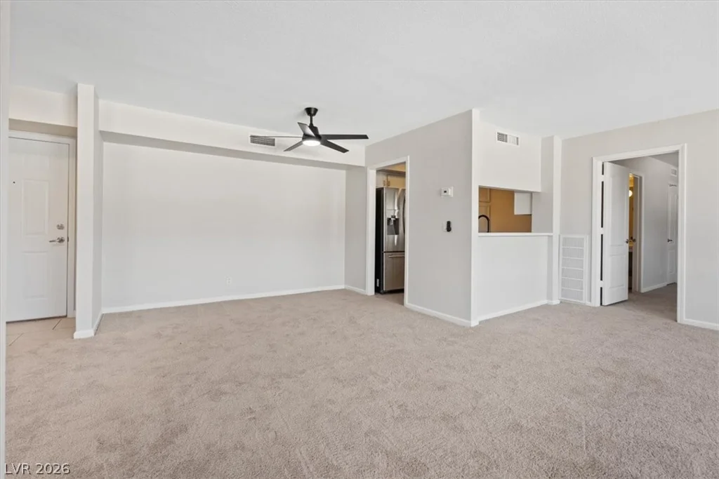 669 Oakmont, Las Vegas, NV 89109