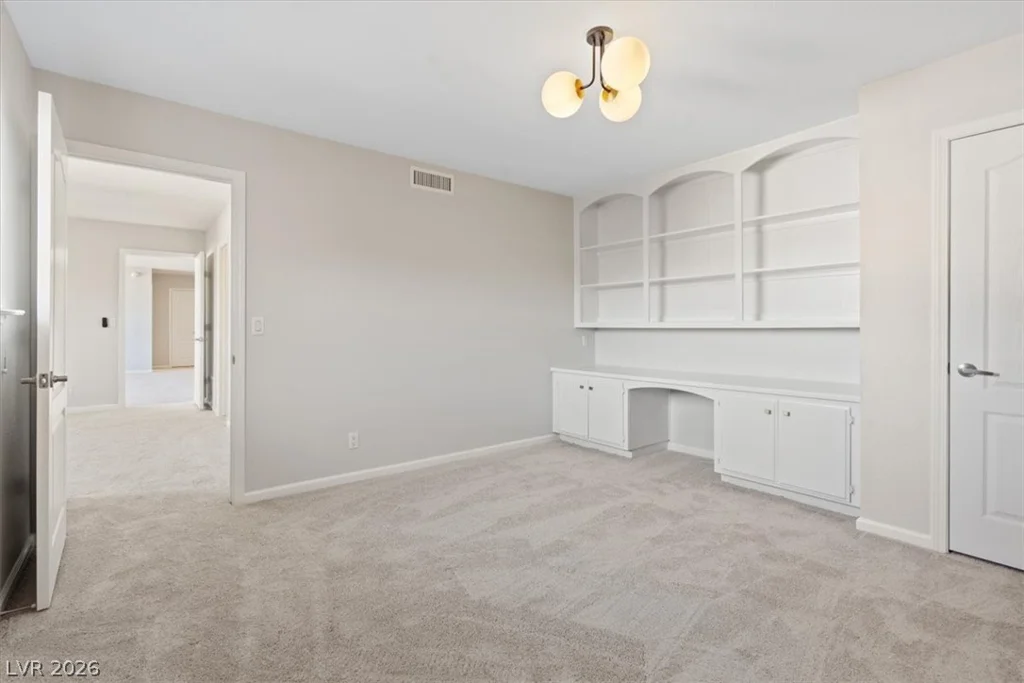 669 Oakmont, Las Vegas, NV 89109