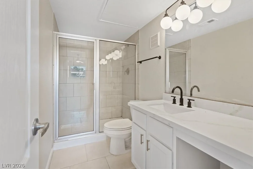 669 Oakmont, Las Vegas, NV 89109