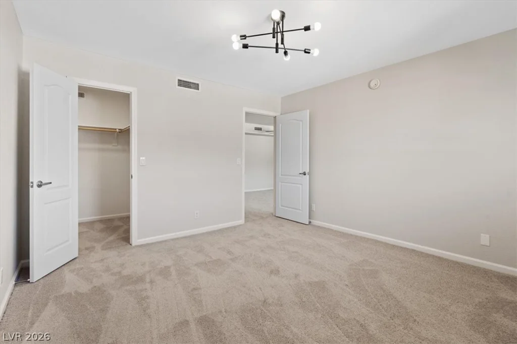 669 Oakmont, Las Vegas, NV 89109