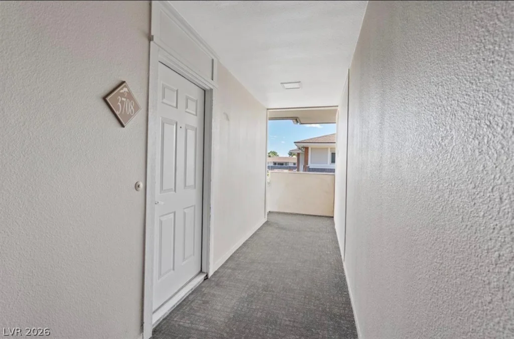 669 Oakmont, Las Vegas, NV 89109