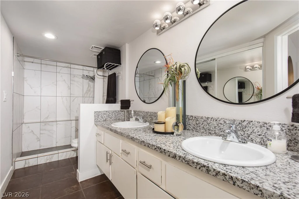 5627 Vineyard, Las Vegas, NV 89110