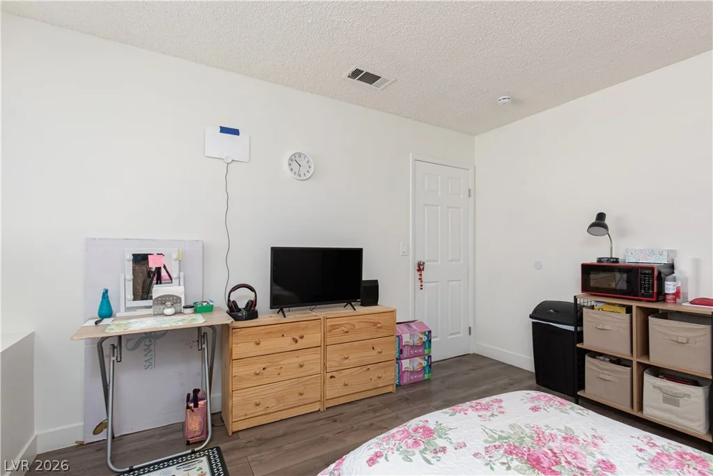 5627 Vineyard, Las Vegas, NV 89110