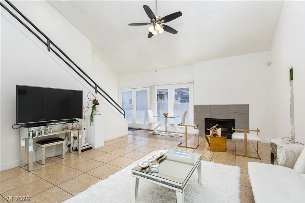5627 Vineyard, Las Vegas, NV 89110