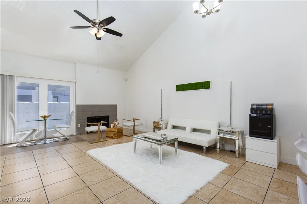 5627 Vineyard, Las Vegas, NV 89110