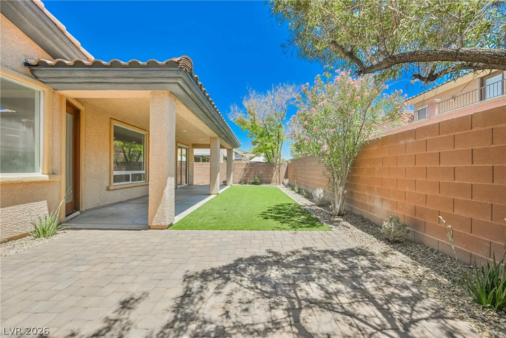 8735 Mount Mira Loma, Las Vegas, NV 89178