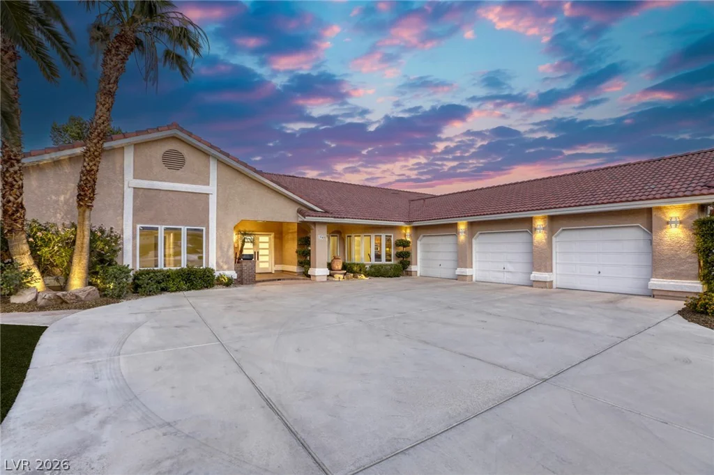 1940 Jasmine Joy, Las Vegas, NV 89117