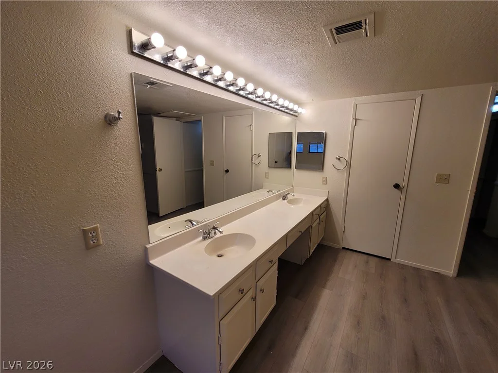 4946 MOZART, Las Vegas, NV 89146