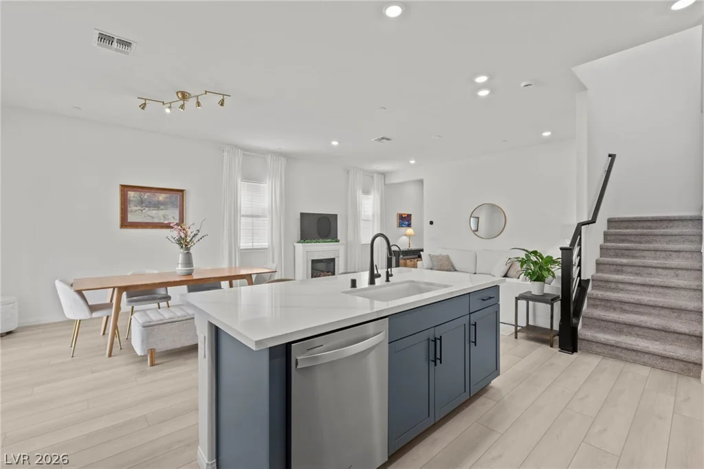 647 La Vista Acres, Las Vegas, NV 89138
