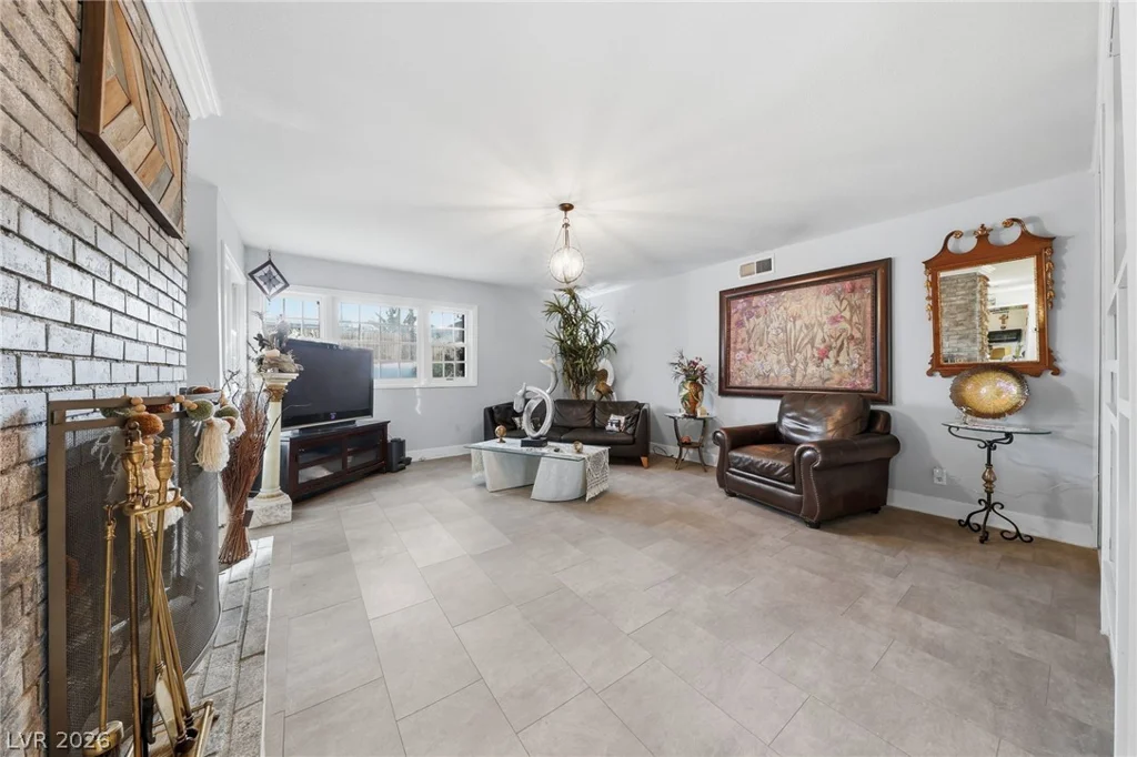 1631 Ottawa, Las Vegas, NV 89169