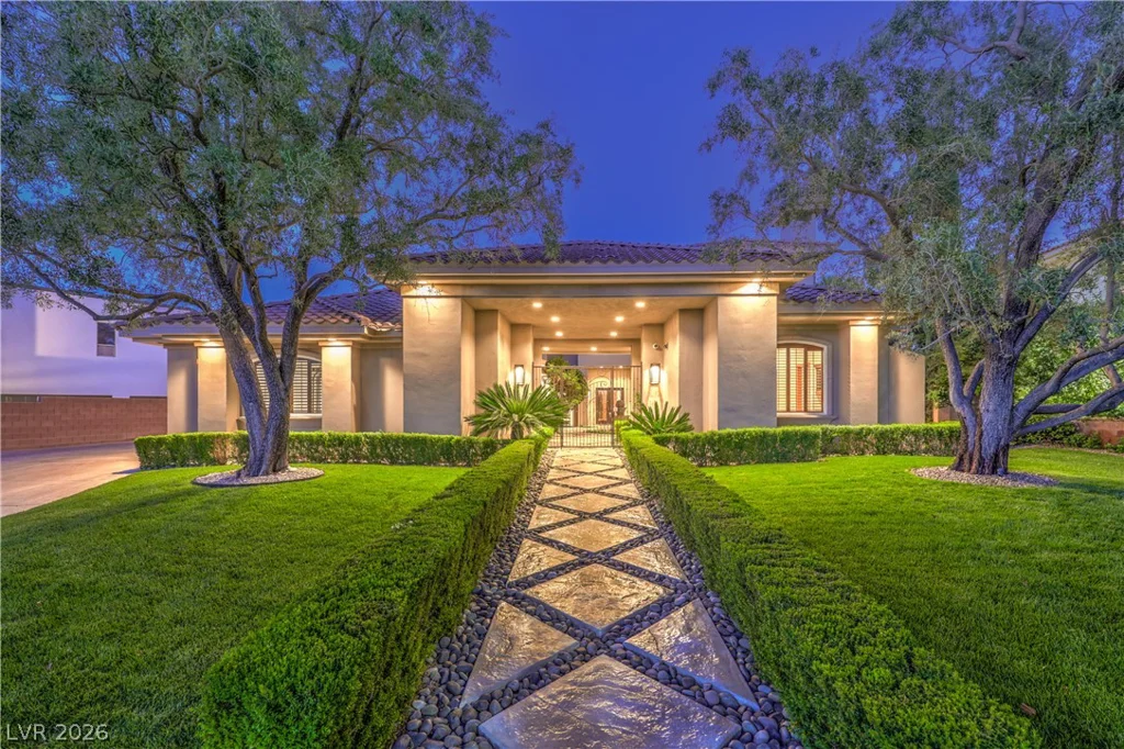 9704 Highridge, Las Vegas, NV 89134