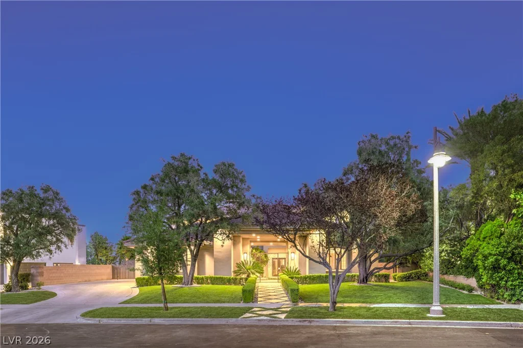 9704 Highridge, Las Vegas, NV 89134