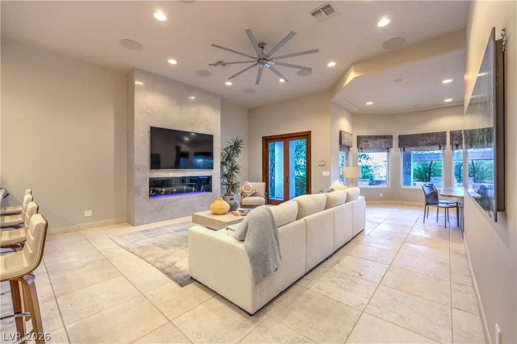 9704 Highridge, Las Vegas, NV 89134
