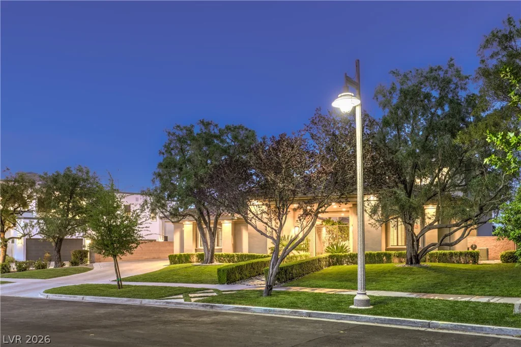 9704 Highridge, Las Vegas, NV 89134