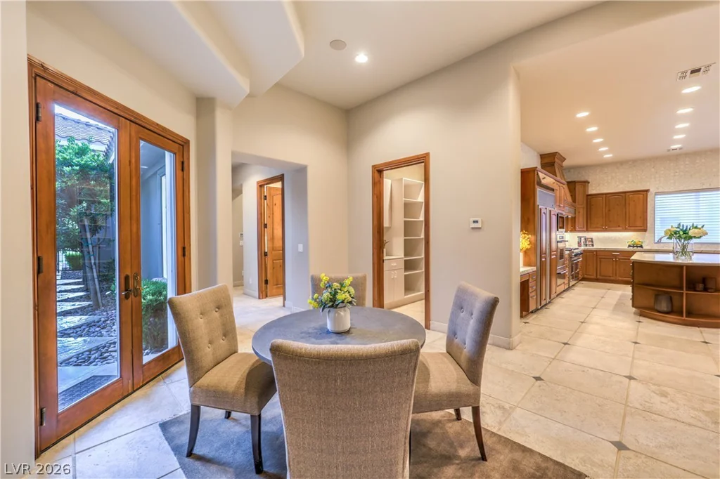 9704 Highridge, Las Vegas, NV 89134