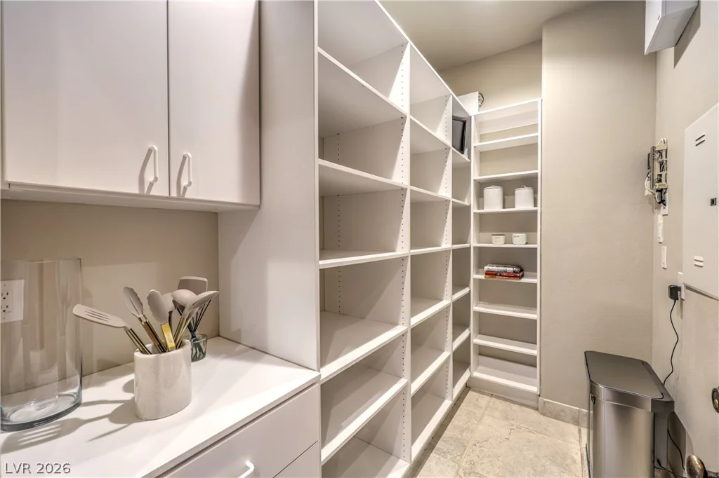 9704 Highridge, Las Vegas, NV 89134