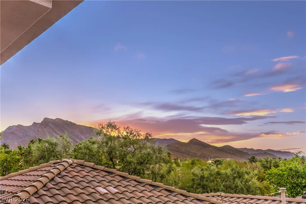 9704 Highridge, Las Vegas, NV 89134