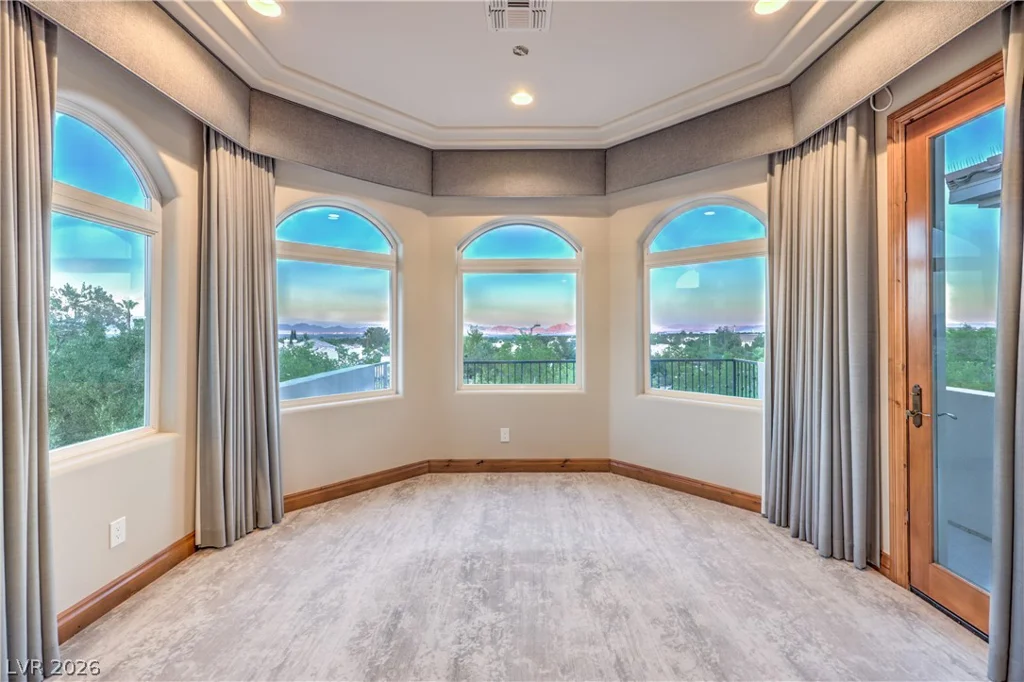 9704 Highridge, Las Vegas, NV 89134