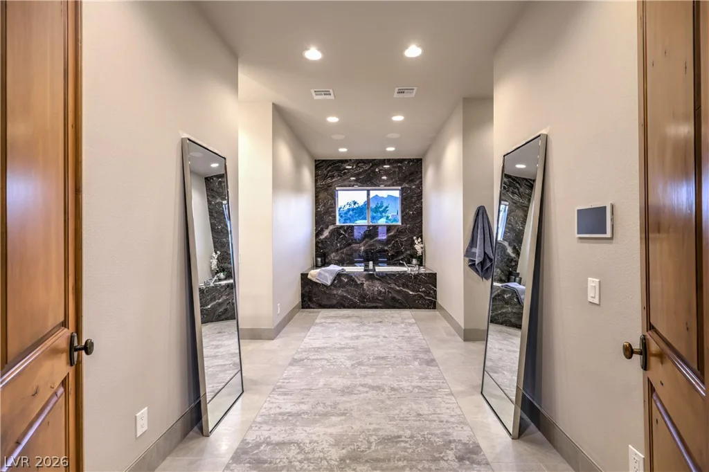 9704 Highridge, Las Vegas, NV 89134
