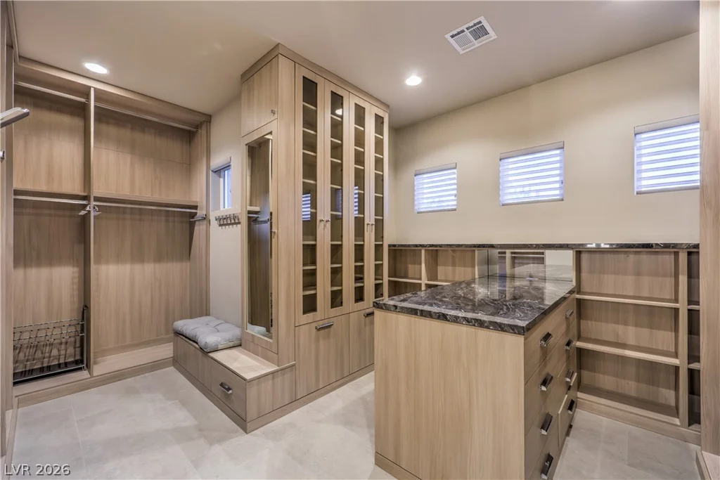 9704 Highridge, Las Vegas, NV 89134