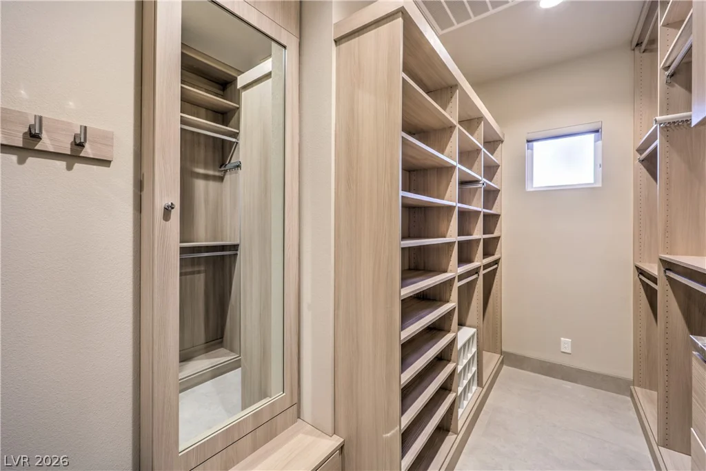9704 Highridge, Las Vegas, NV 89134