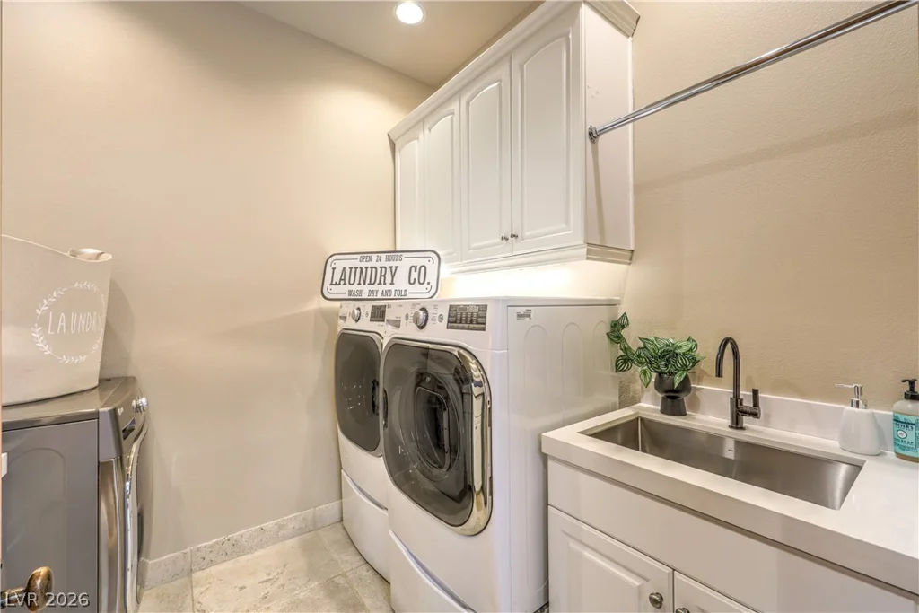 9704 Highridge, Las Vegas, NV 89134