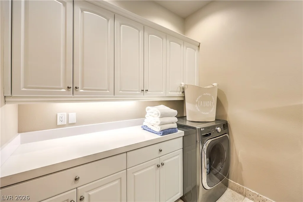 9704 Highridge, Las Vegas, NV 89134