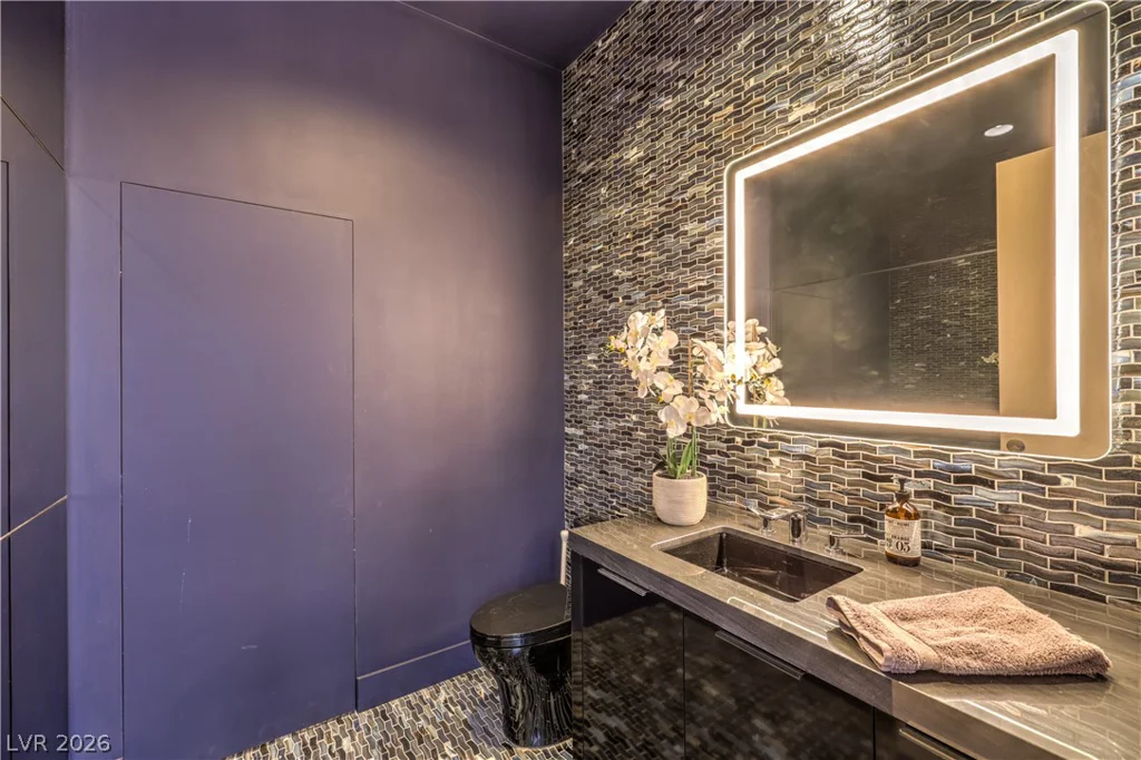 9704 Highridge, Las Vegas, NV 89134