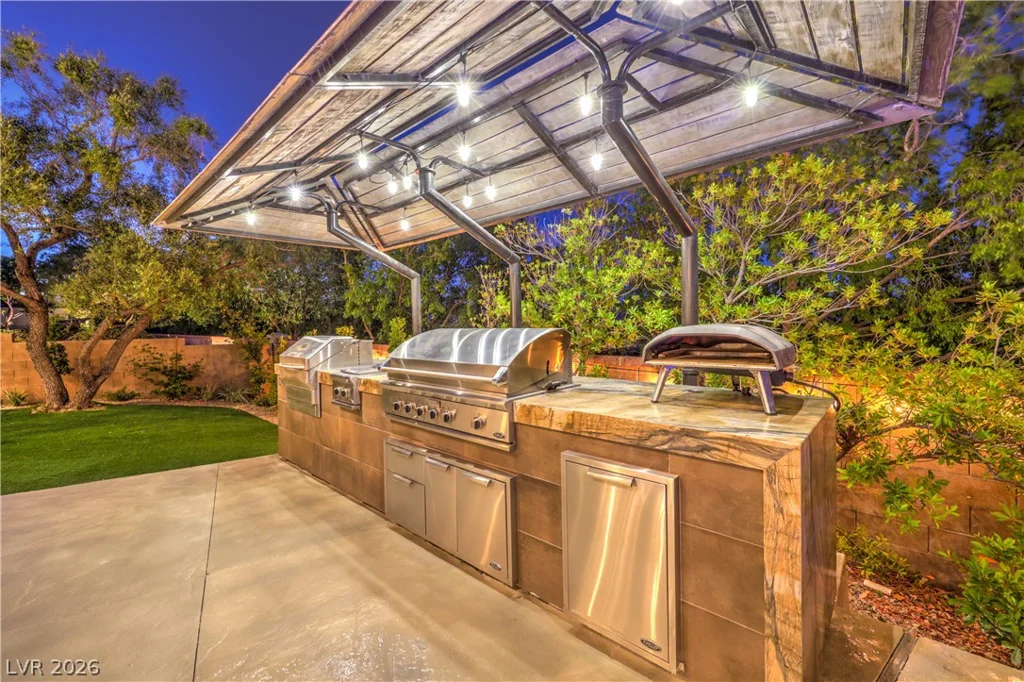 9704 Highridge, Las Vegas, NV 89134