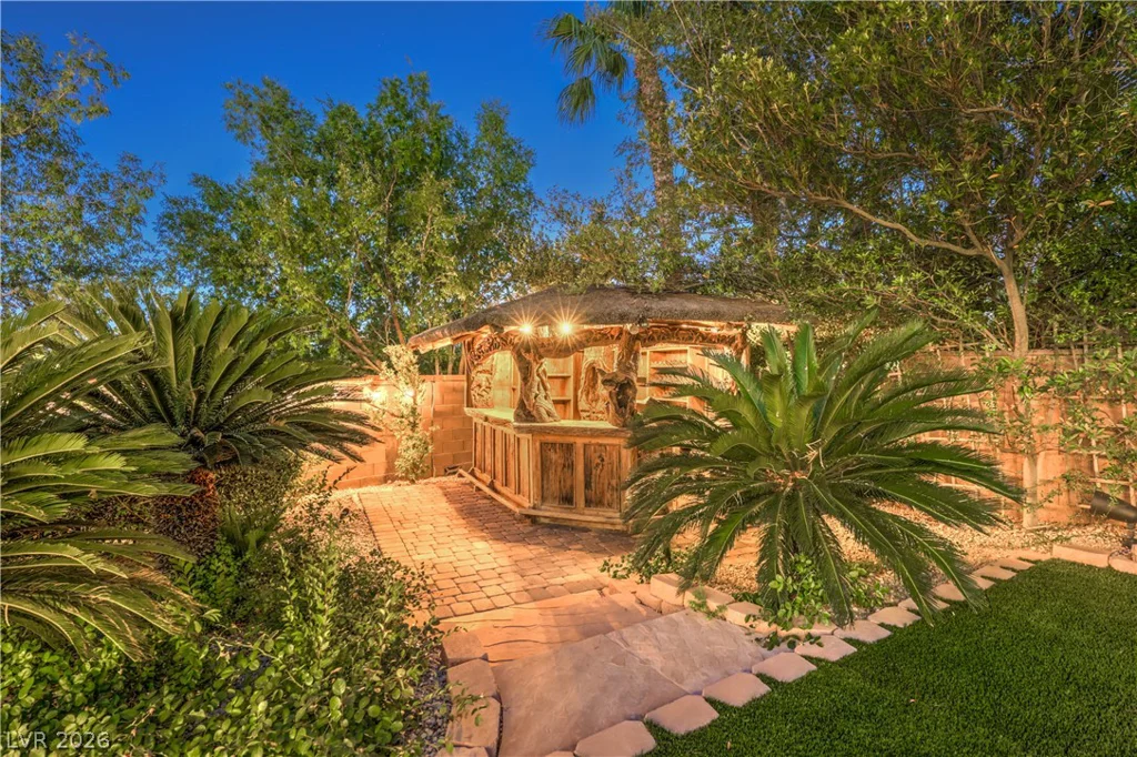 9704 Highridge, Las Vegas, NV 89134