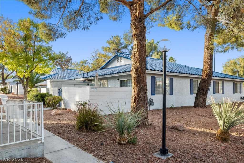 2141 Twickenham, Las Vegas, NV 89108