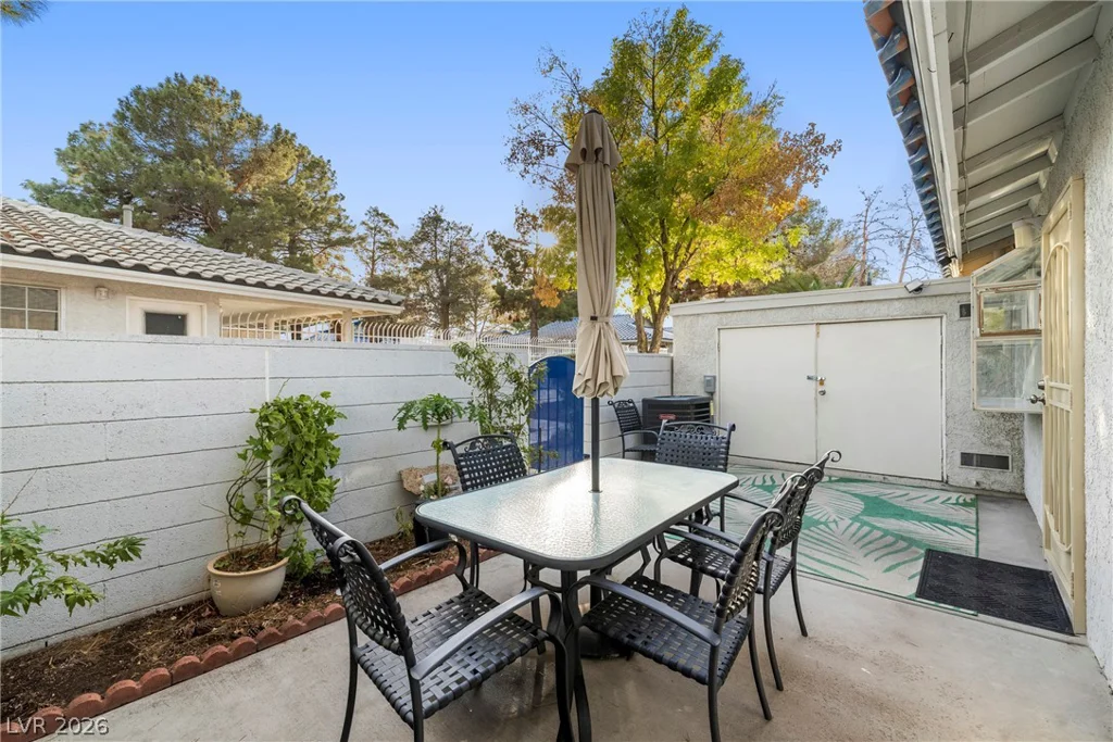 2141 Twickenham, Las Vegas, NV 89108