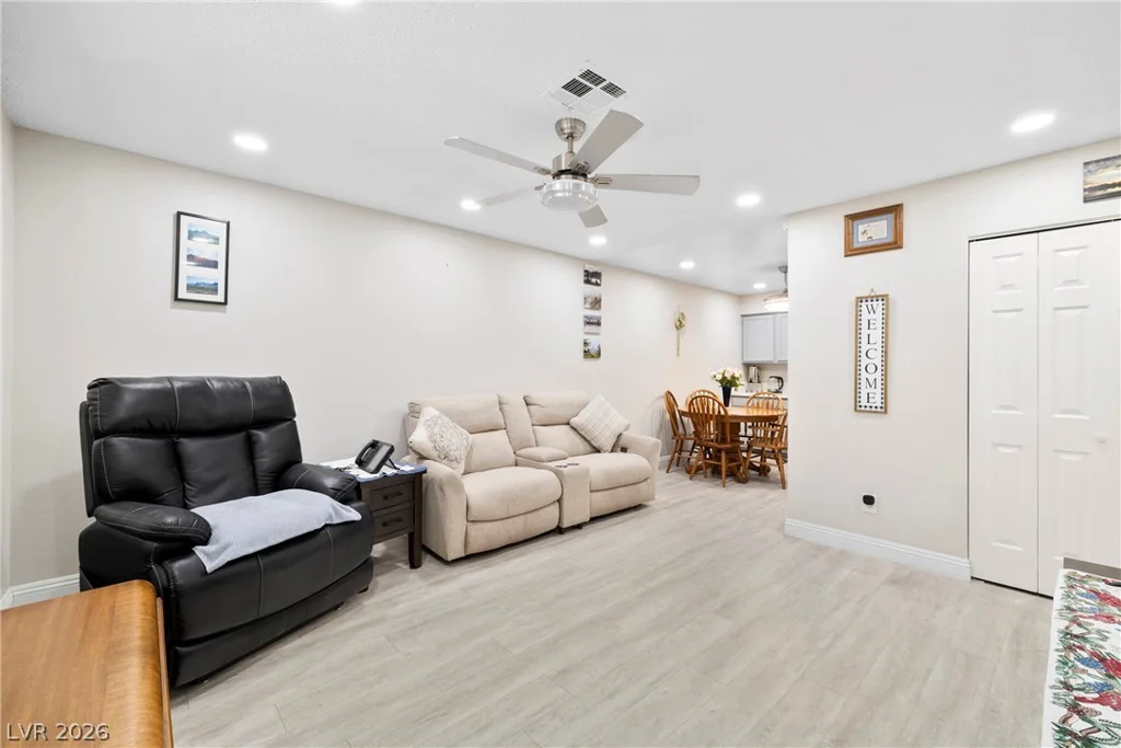 2141 Twickenham, Las Vegas, NV 89108
