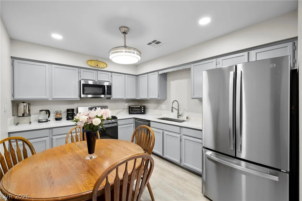 2141 Twickenham, Las Vegas, NV 89108
