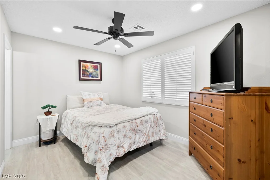 2141 Twickenham, Las Vegas, NV 89108
