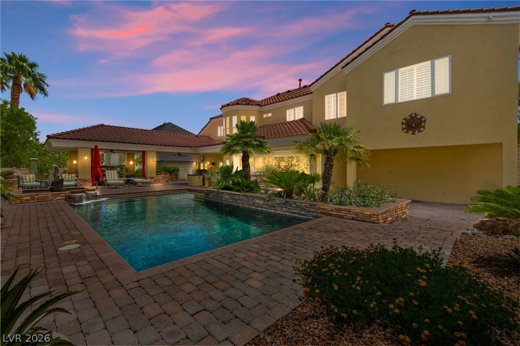 7428 Doe, Las Vegas, NV 89117